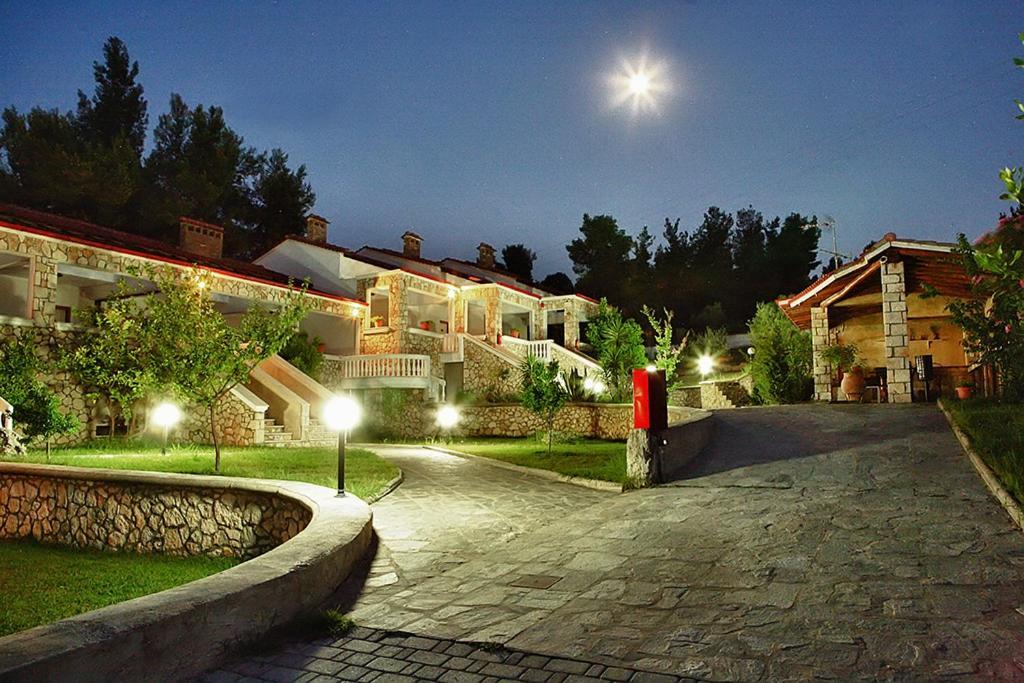 Chrouso Apartments ปัลลูรี ภายนอก รูปภาพ